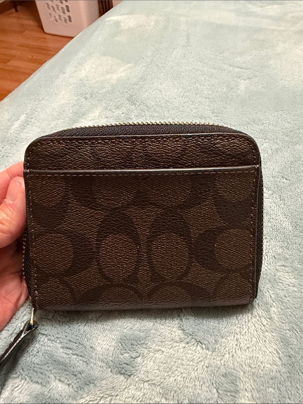 Coach Signature Wallet - Picture 3 of 6